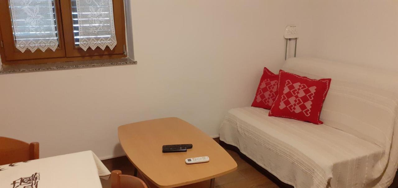 Kelk Loznati Apartment Exterior photo